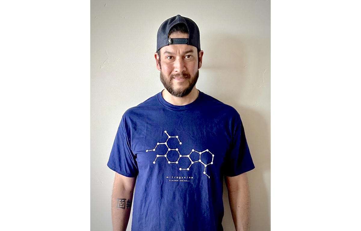 Chris Mitragynine Kratom T-Shirt